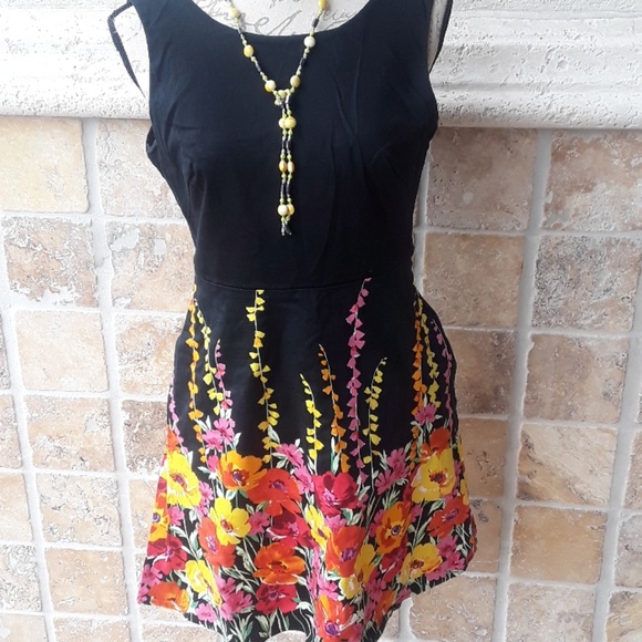 spense petite Dresses & Skirts - Spense petite flowered dress
